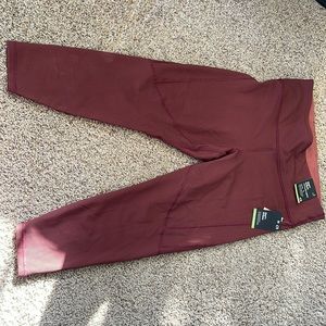 GapFit Eclipse high rise  7/8 leggings with medium compression